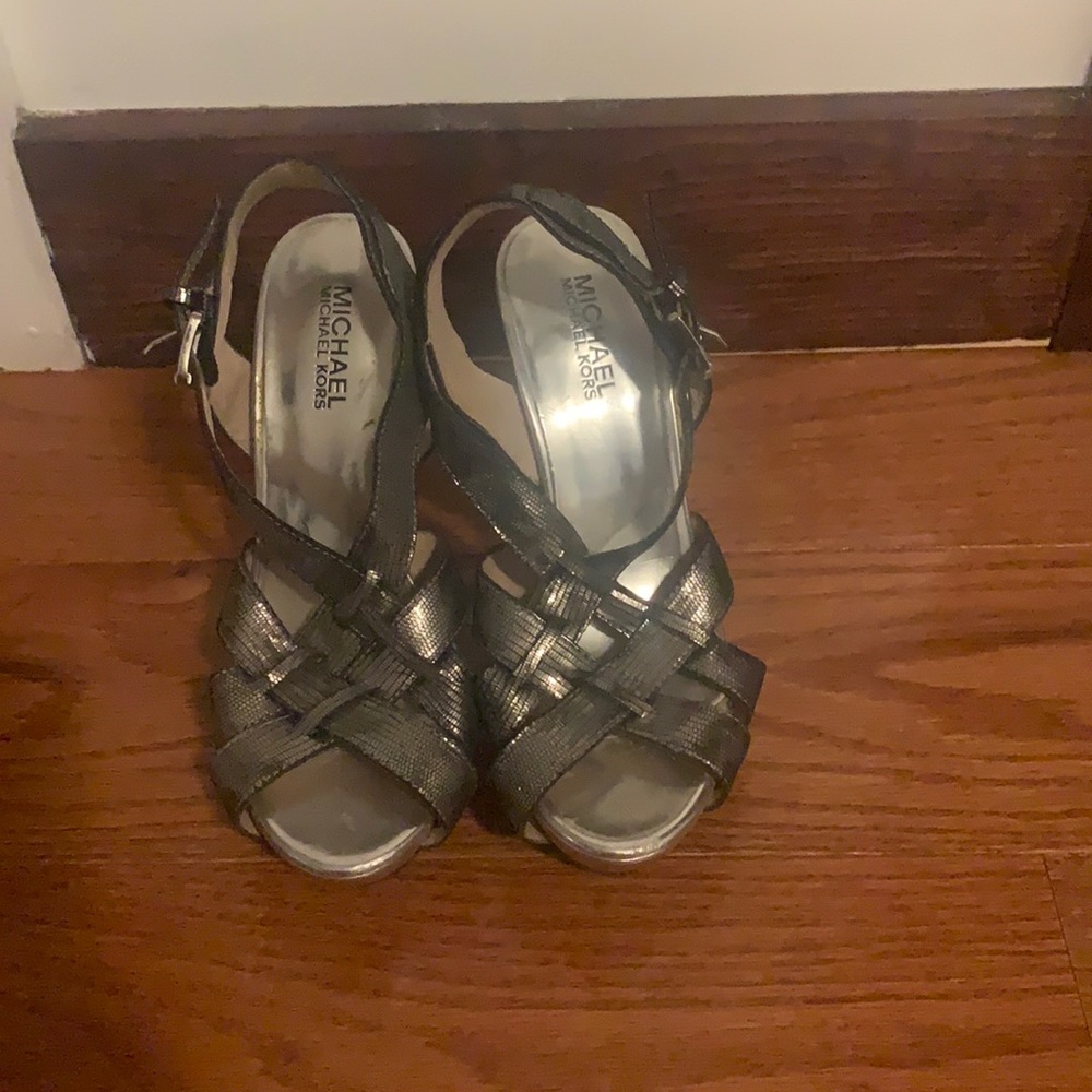 Micheal Kors metallic heels
